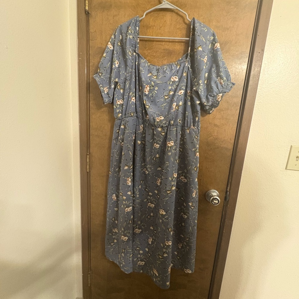 Bloom Chic Floral Blue Midi Dress w/ Pockets!